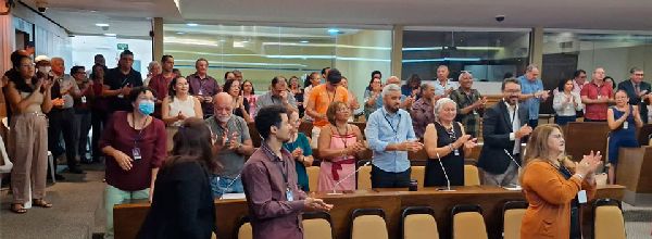 28/10: Sindsalem parabeniza servidores da ALEMA